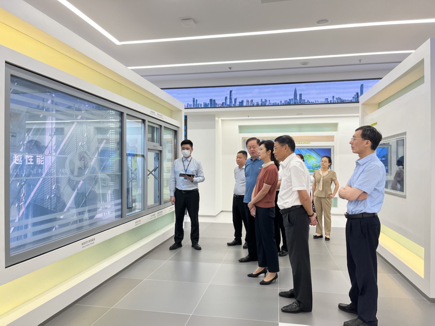江西省政協(xié)副主席、省工商聯(lián)主席謝茹一行蒞臨方大集團考察